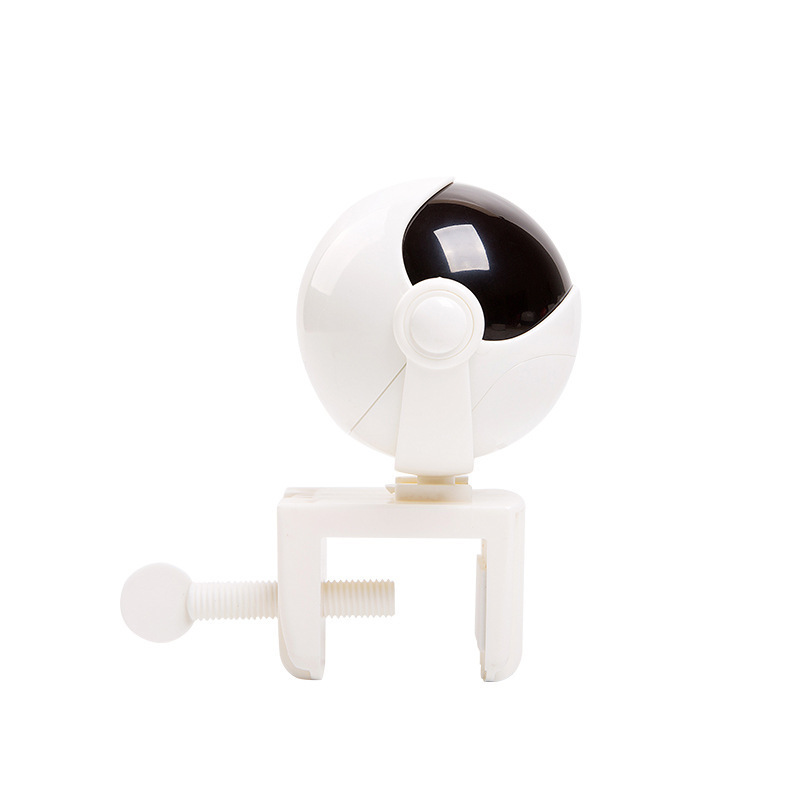 Automatisk katteleke med pelsball